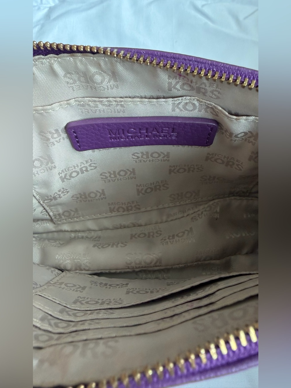 Michael Kors Plum Leather Shoulder Bag with Gold Plaque - Picture 4 of 6